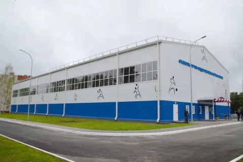 В Красных Ткачах открыли новый физкультурно-оздоровительный комплекс