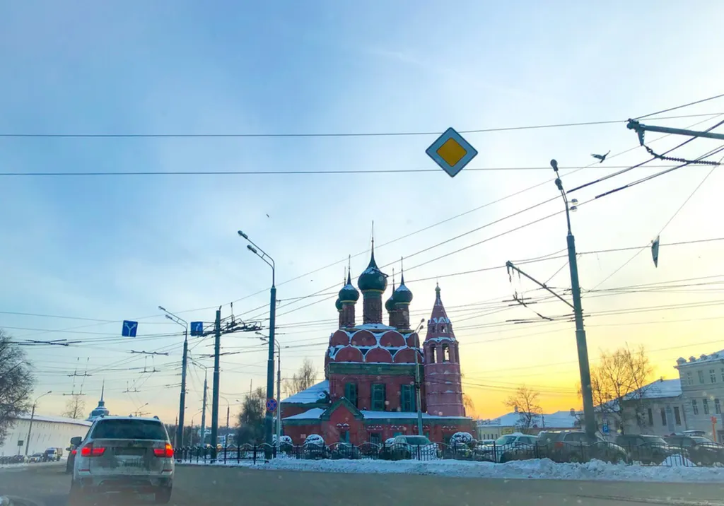 На Ярославль надвигается сильный ветер со снегом