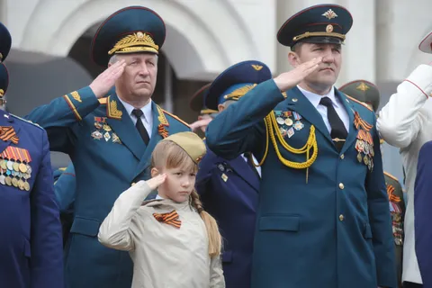 В Ярославле празднуют День Победы: фоторепортаж