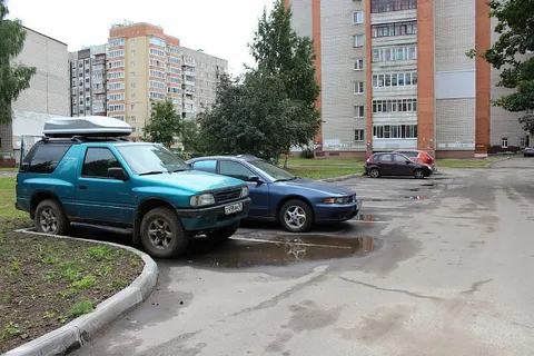 Ярославские власти контролируют ход благоустройства во дворах многоквартирных домов