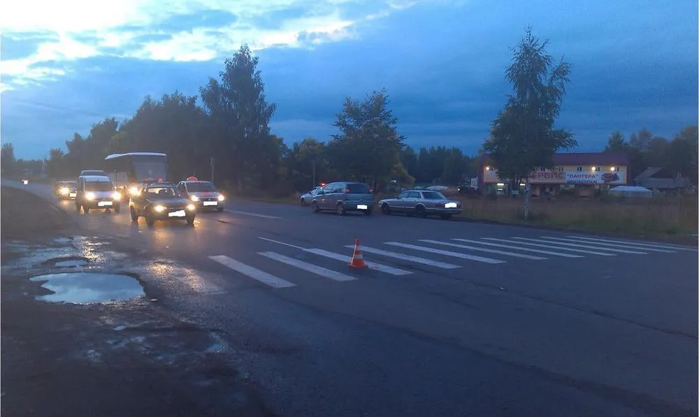 На пешеходном переходе в Ярославле ГАЗель сбила женщину