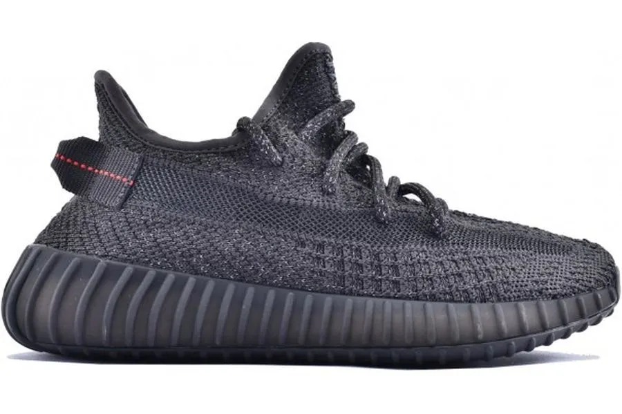 Нужно ли выбирать кроссовки Adidas Yeezy Boost 350 v2
