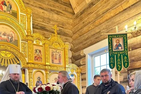 Михаил Крупин построил храм на своей малой родине