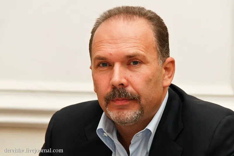 В Ярославль приедет министр строительства и ЖКХ РФ Михаил Мень
