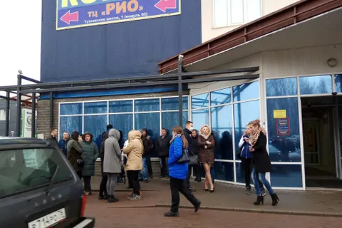 В Ярославле продолжаются эвакуации из торговых центров: причина
