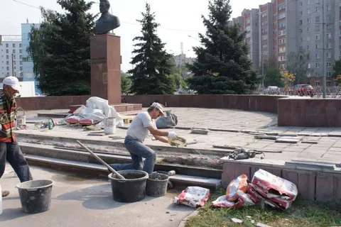В Ярославле продолжаются работы по реконструкции памятников