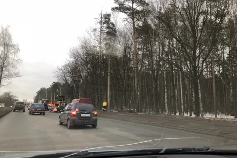 На проспекте Авиаторов в Ярославле сняли асфальт