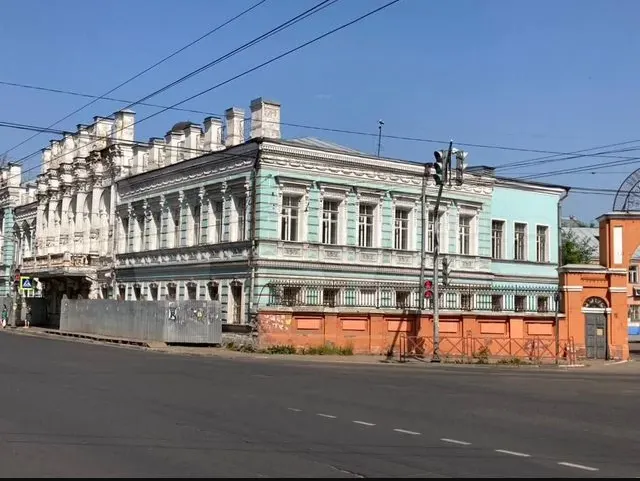 В Ярославле «Дом с Атлантами» продают через Avito