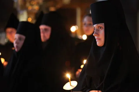 Опубликованы фото и видео с монашеского пострига в Толгском монастыре