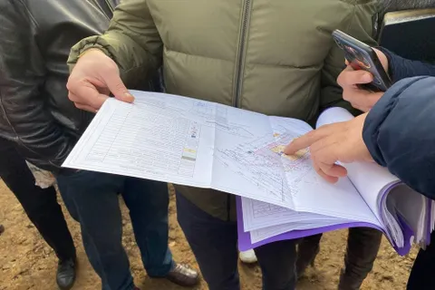 «Нам не нужен пятый магазин!»: зампред ярославского правительства не смог успокоить протестующих жителей