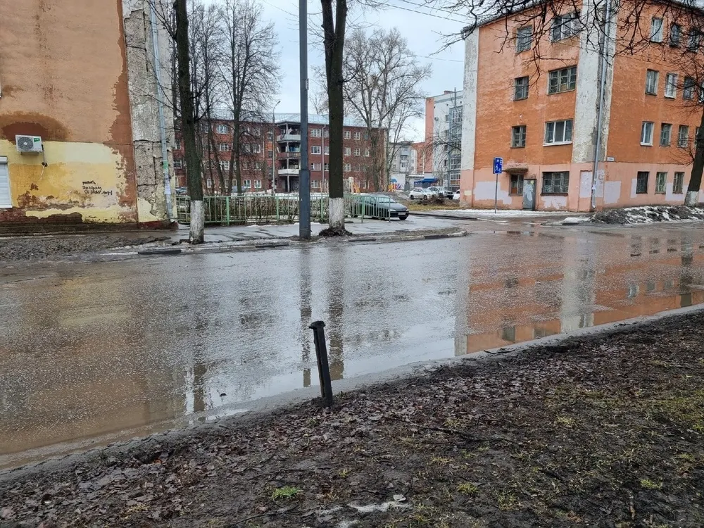 Мэрия Ярославля планирует восстановить чугунный забор на проспекте Ленина