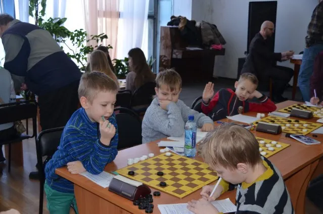 В Ярославле проходят региональные соревнования по русским шашкам