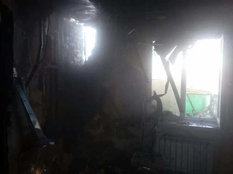 На пожаре в Ярославле спасли двух женщин и ребенка