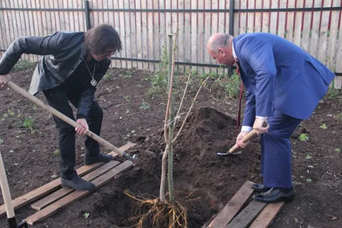 Мышкин поклонился Курицину в пояс