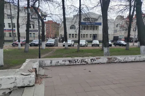 Накануне 9 мая в Ярославле рушится памятник 30-летию Победы