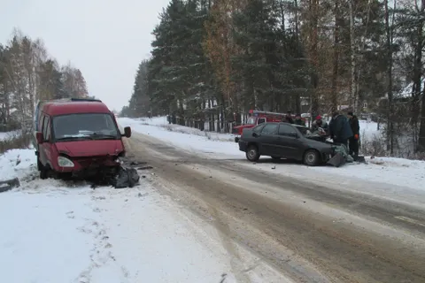 В Мышкинском районе столкнулись два автомобиля – есть пострадавшие