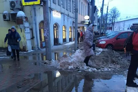 Хоть катайся, хоть плавай - в Ярославль пришла оттепель 