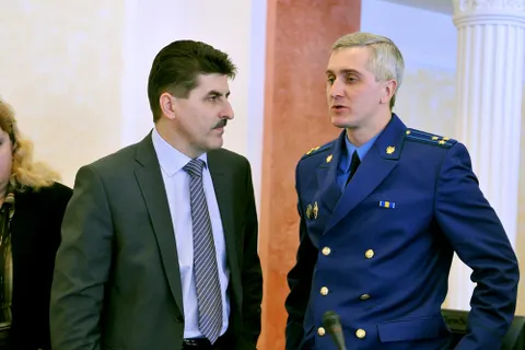 На внеочередном заседании муниципалитета Ярославля внесли поправки в бюджет. Фоторепортаж