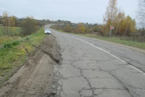 В Ярославской области пьяный водитель опрокинул автомобиль в кювет
