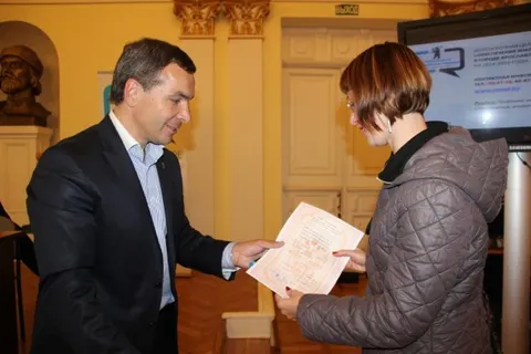 В Ярославле 145 молодых семей получили жилищные свидетельства