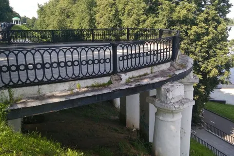 Смотровую площадку на Волжской набережной в Ярославле закрыли для посещения