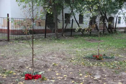 Школе № 9 в Ярославле присвоили имя хоккеиста Ивана Ткаченко. С фото