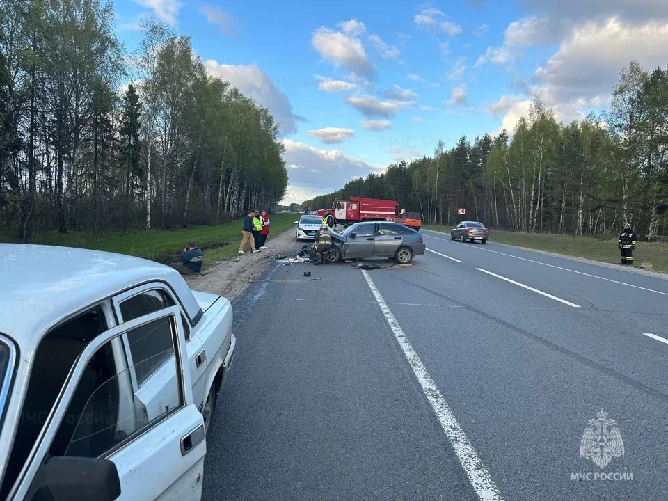 Под Ярославлем в ДТП пострадали два водителя и пассажир