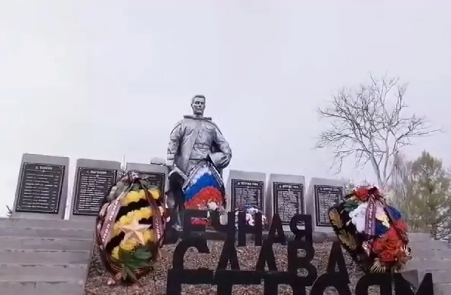 Ярославский детский омбудсмен помог в создании монумента воинам