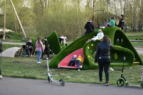 В Переславле ставят зеленые скульптуры