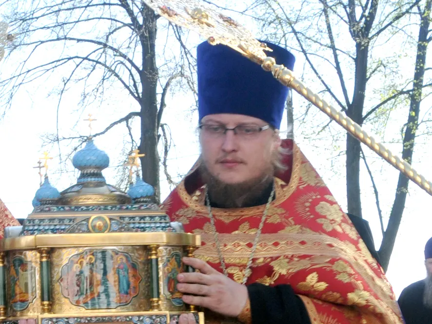 Протоиерей Алексей Кириллов: «Почему священник деньги пересчитывает»