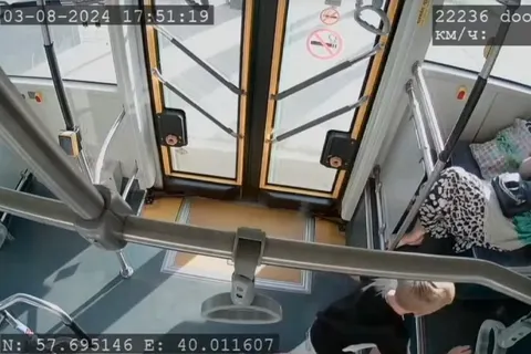 В Яавтобусе взорвали петарду