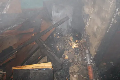 На улице Белинского в Ярославле горел подъезд жилого дома