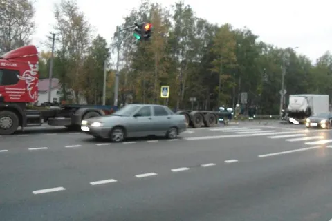 В Ярославской области грузовик налетел на фуру