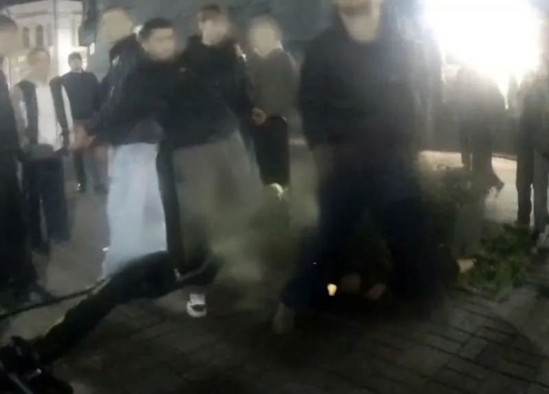 Полиция нашла участников драки, ставивших ярославцев на колени