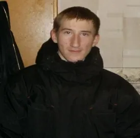 В Ярославской области молодой парень пытался угнать автомобиль, пока хозяин авто выгуливал собаку