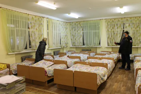 Под Ярославлем замерзают воспитанники школы-сада