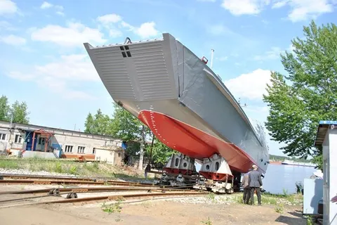 В Ярославле спущен на воду десантный катер «Мичман Лермонтов»