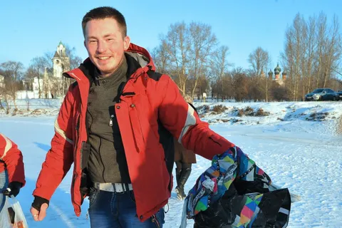 В Ярославской области в Крещение по данным МЧС в прорубь окунулось около девяти тысяч человек. С фото