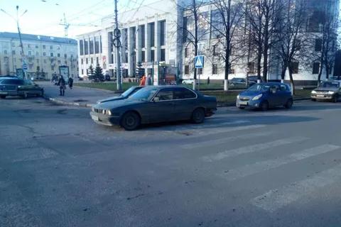 На «зебре» в Ярославле БМВ сбил пенсионера