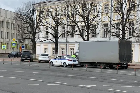 В Ярославле сотрудники ГИБДД продолжают «охотиться» на чиновников-нарушителей