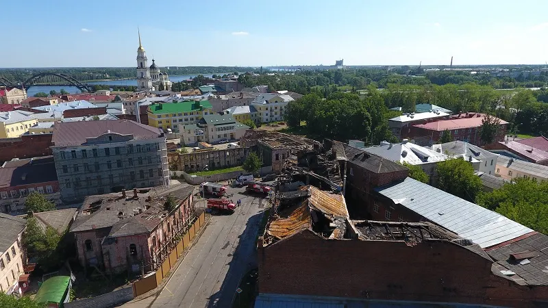 В Рыбинске дом на улице Чкалова поджигают умышленно?