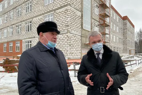 В Ярославле детская поликлиника на улице Попова построена почти наполовину