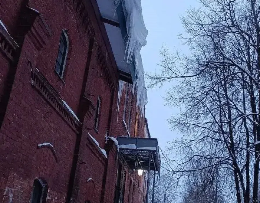 Рыбинских бизнесменов оштрафовали на 300 тысяч за неубранные крыши 