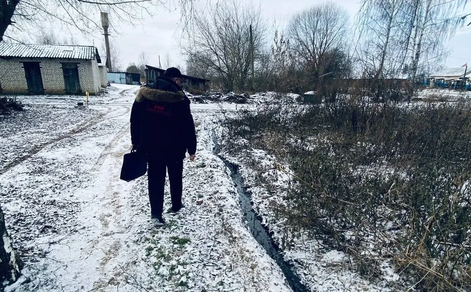 В поселке под Ярославлем течет фекальный ручей