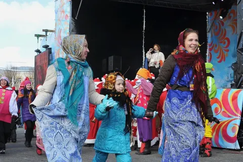 В Ярославле начали праздновать широкую Масленицу. Фоторепортаж