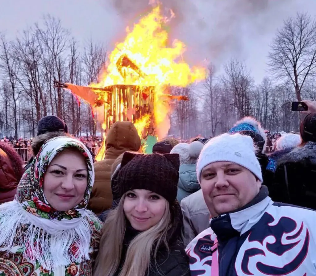 В Ярославле проводили главную Масленицу страны: фотографии с веселых гуляний