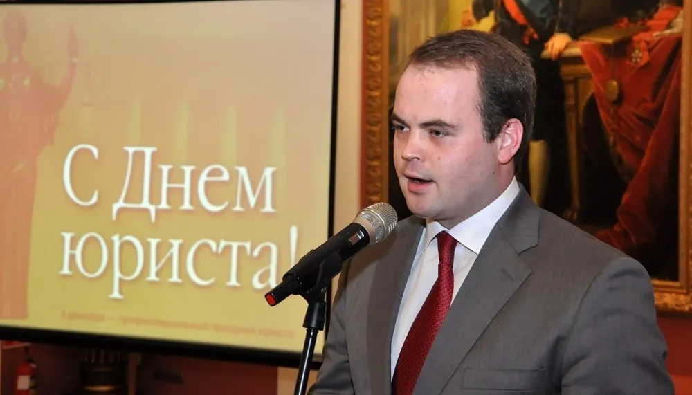 Бывшего замглавы аппарата ярославского правительства судят за полуторамиллионную взятку