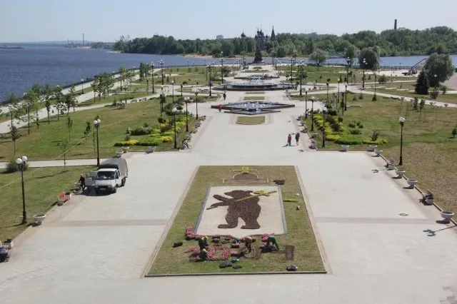 В Ярославле на Стрелке идут последние приготовления ко Дню города