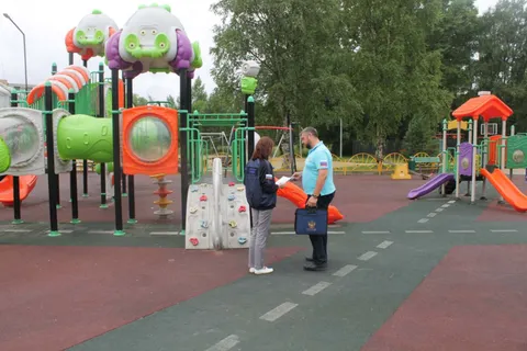 В Ярославской области на спортплощадке обнаружено лежбище бомжей