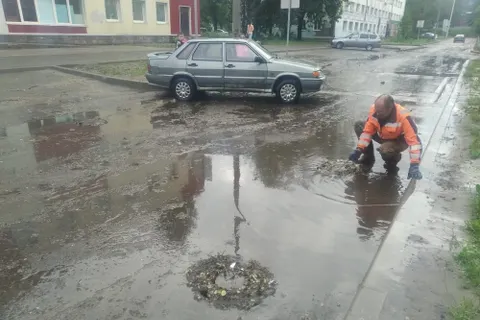 В Ярославле потоп на Рыкачева привел к гидроудару двух авто